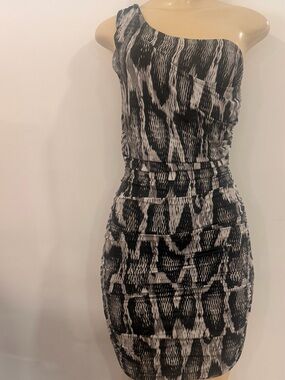 GUESS One-Shoulder Black and White Printed Bodycon Dress